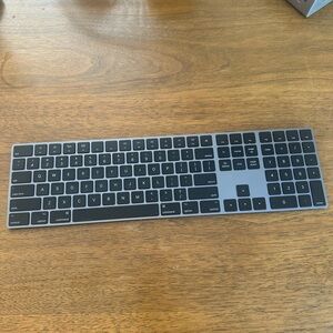 Magic Keyboard with numbers